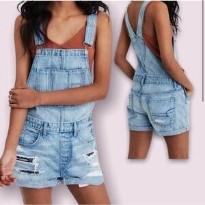 American Eagle Outfitters Light Blue Denim Short Overalls